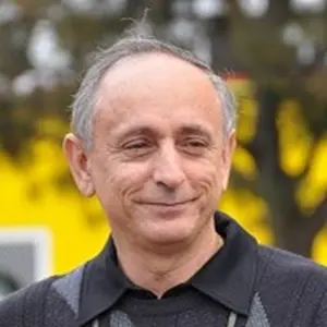 Dr Peter Roessler